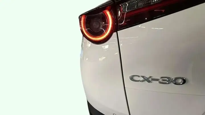 Mazda CX-30 2025, foto 21