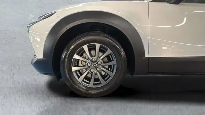 Mazda CX-30 2025, foto 17