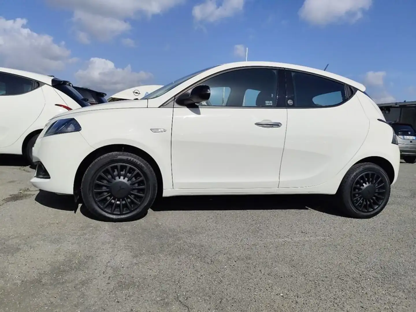 Lancia Ypsilon 1.0 FireFly 5 porte S&S Hybrid Silver Blanc - 2
