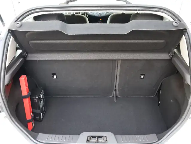 Ford Fiesta view 12