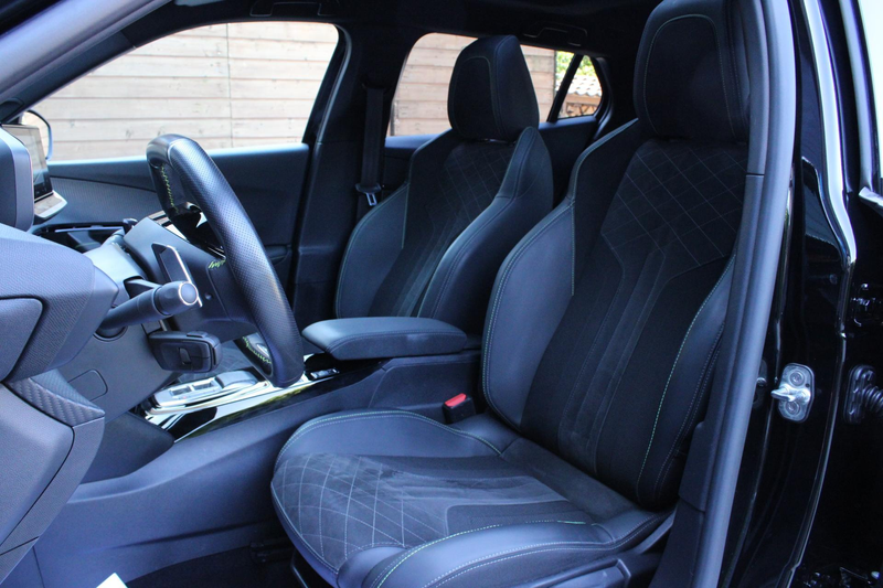 Peugeot 2008 1.2 PureTech GT Pack PANO | STOELVERW | ACC — photo 5