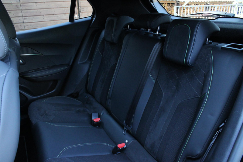 Peugeot 2008 1.2 PureTech GT Pack PANO | STOELVERW | ACC — photo 8