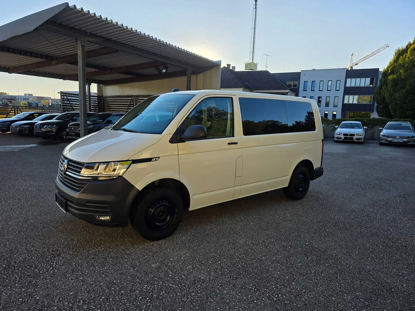 Volkswagen T6.1 Kombi FWD Weiß - 2