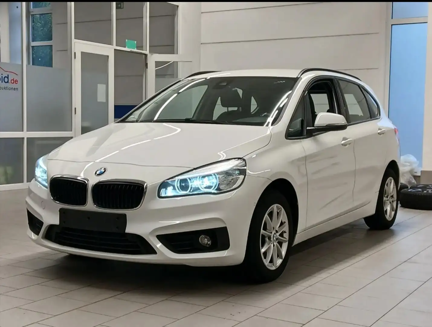 BMW 218 218 i Advantage Weiß - 2