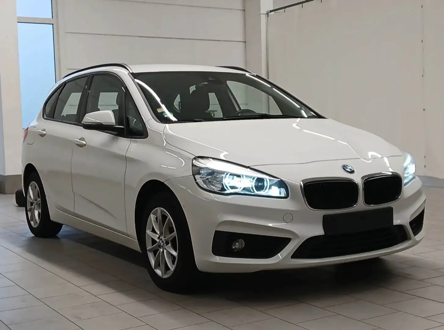 BMW 218 218 i Advantage Weiß - 1
