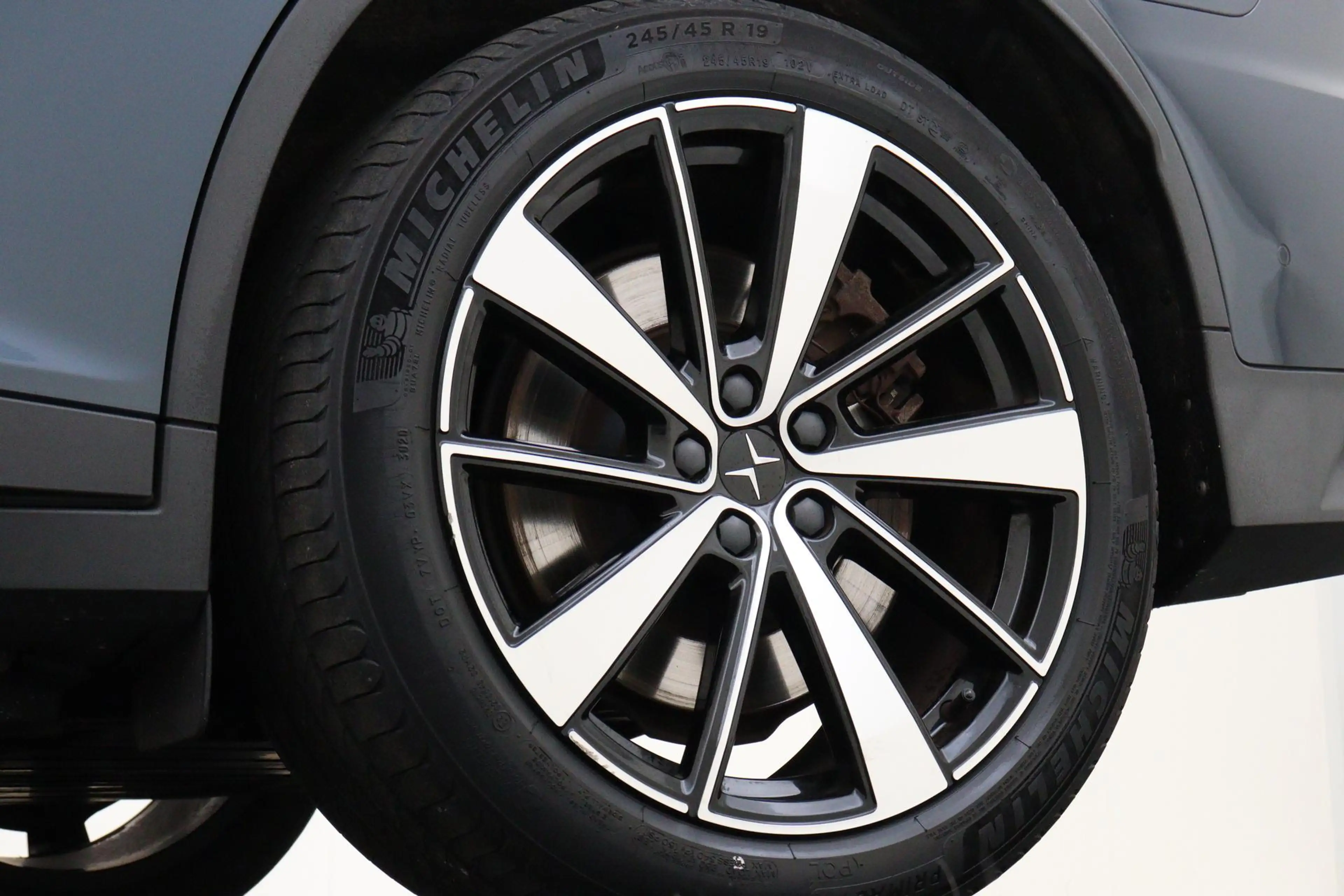 Polestar 2 LONG RANGE DUAL MOTOR LAUNCH EDITION 78kWh -PANO.D — photo 40