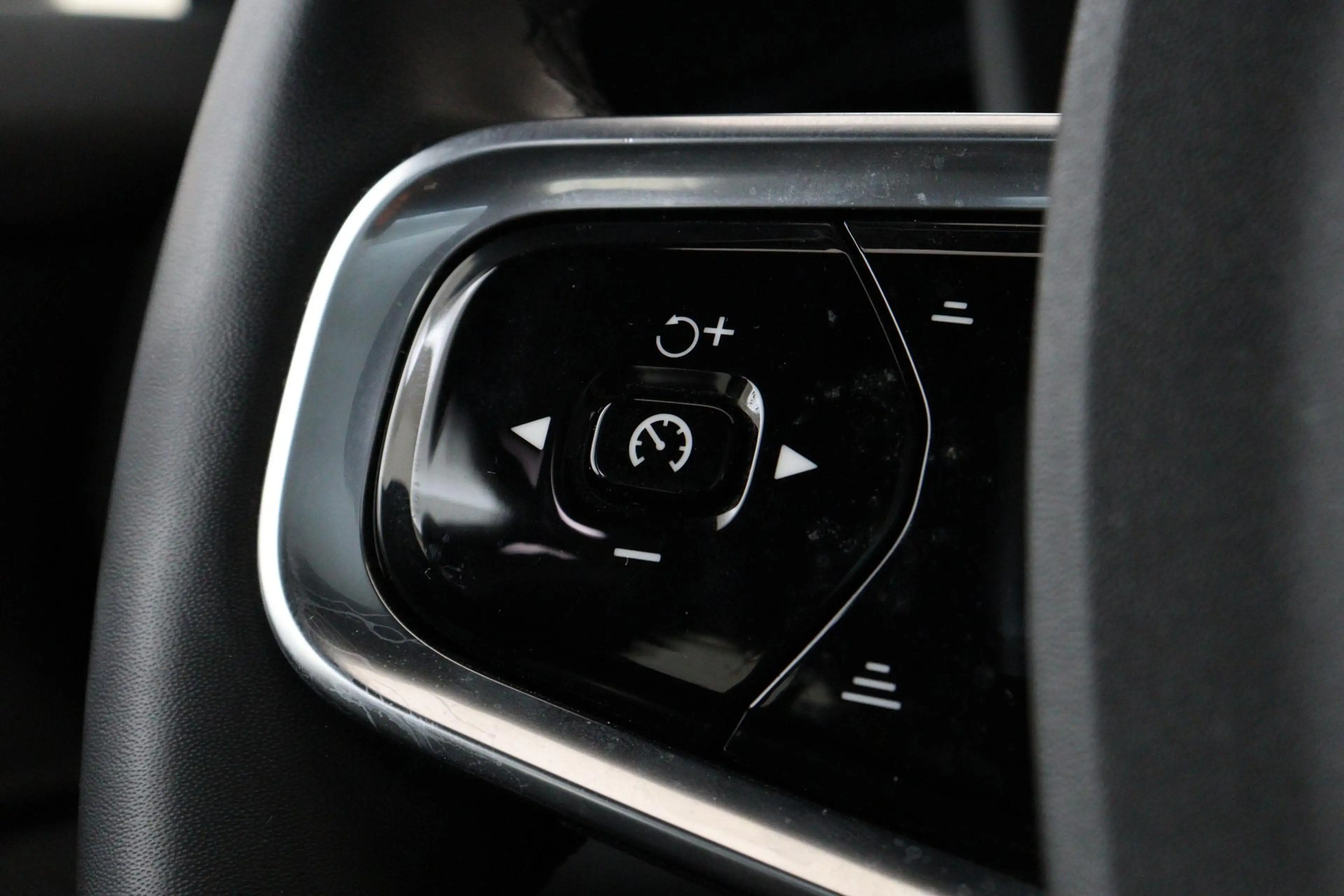 Polestar 2 LONG RANGE DUAL MOTOR LAUNCH EDITION 78kWh -PANO.D — photo 34
