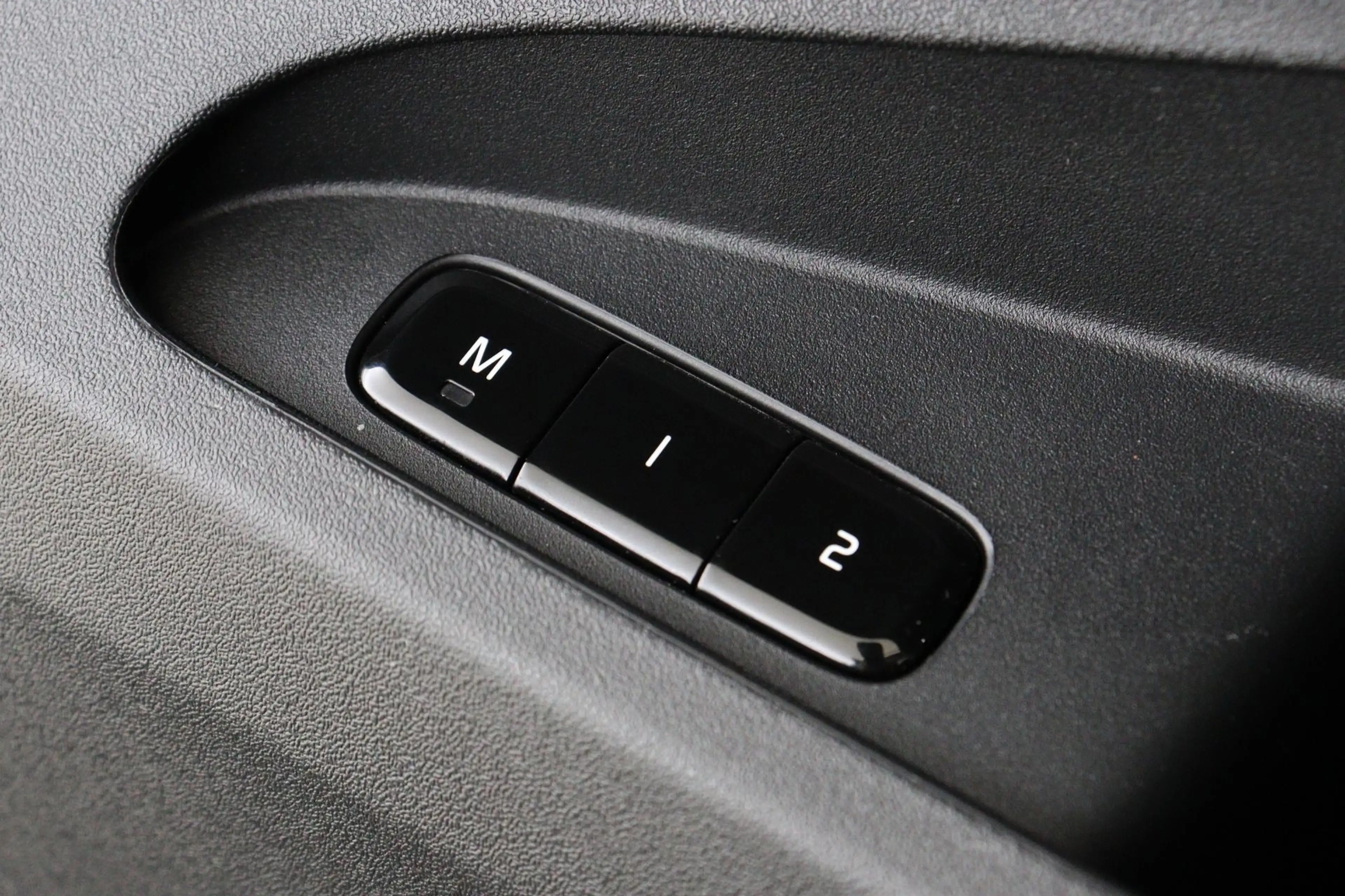 Polestar 2 LONG RANGE DUAL MOTOR LAUNCH EDITION 78kWh -PANO.D — photo 27