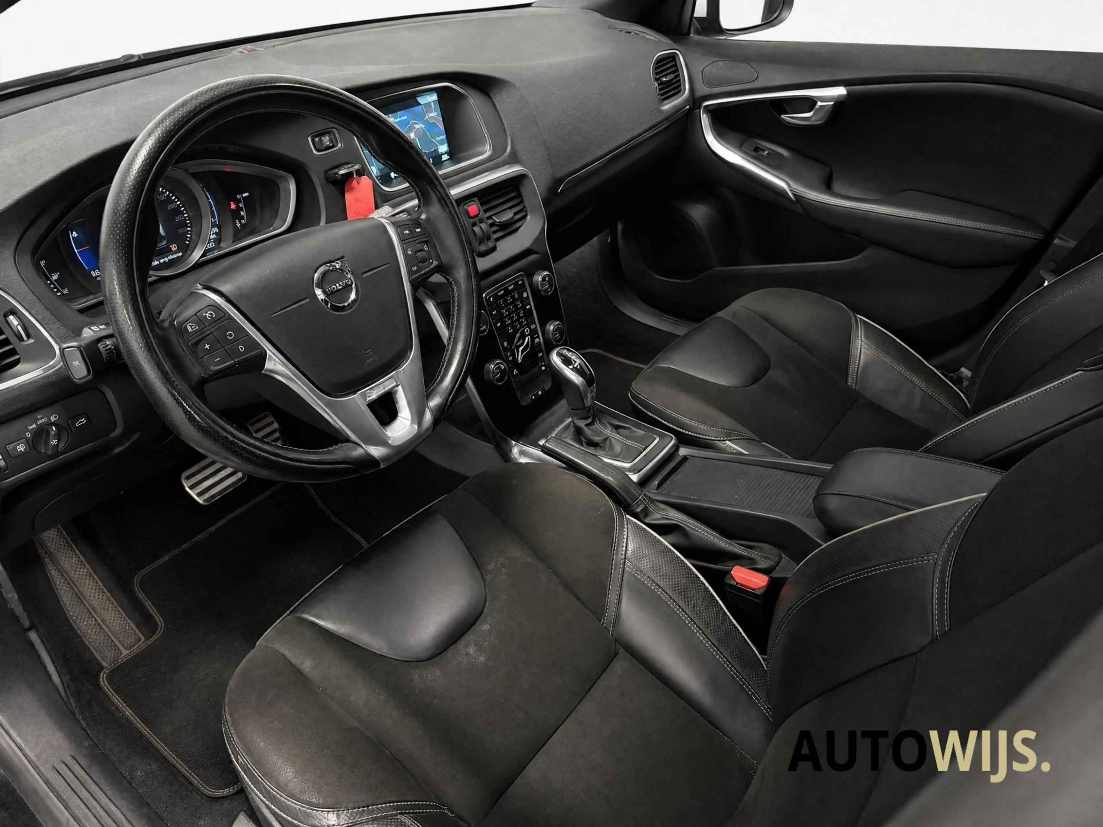 Volvo V40 2.0 D2 Kinetic|R-DESIGN|AUT|ALCANTARA|120PK|NAVI|G — photo 9