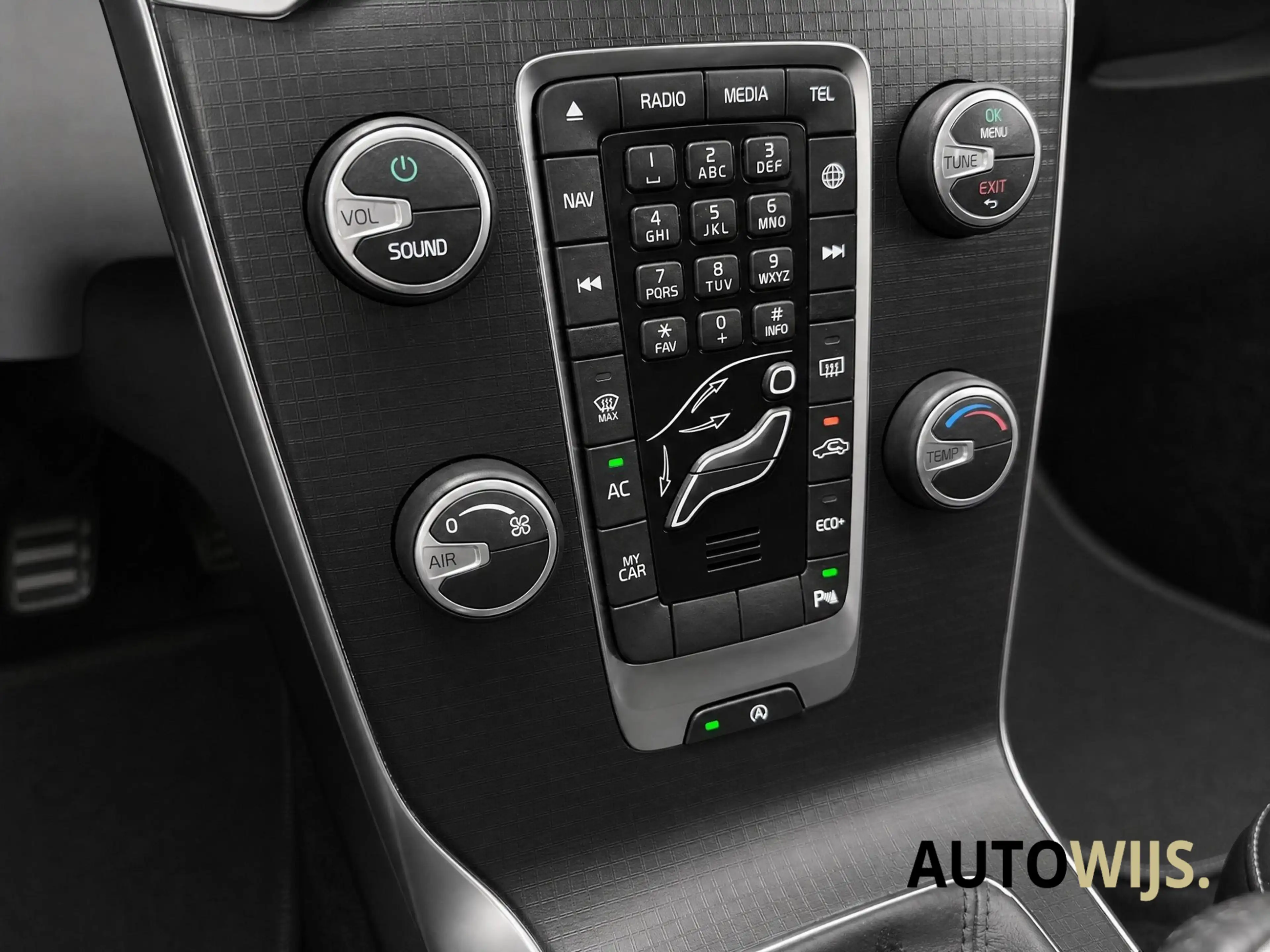 Volvo V40 2.0 D2 Kinetic|R-DESIGN|AUT|ALCANTARA|120PK|NAVI|G — photo 11