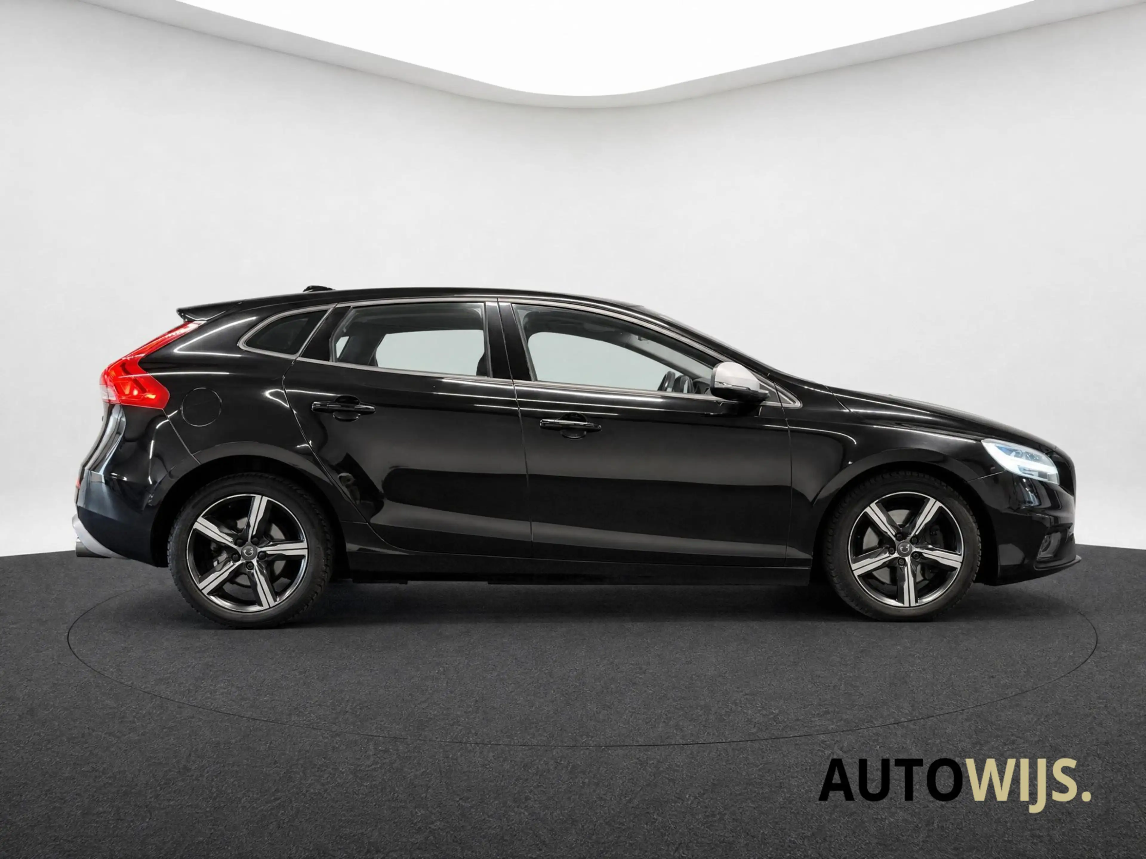 Volvo V40 2.0 D2 Kinetic|R-DESIGN|AUT|ALCANTARA|120PK|NAVI|G — photo 7
