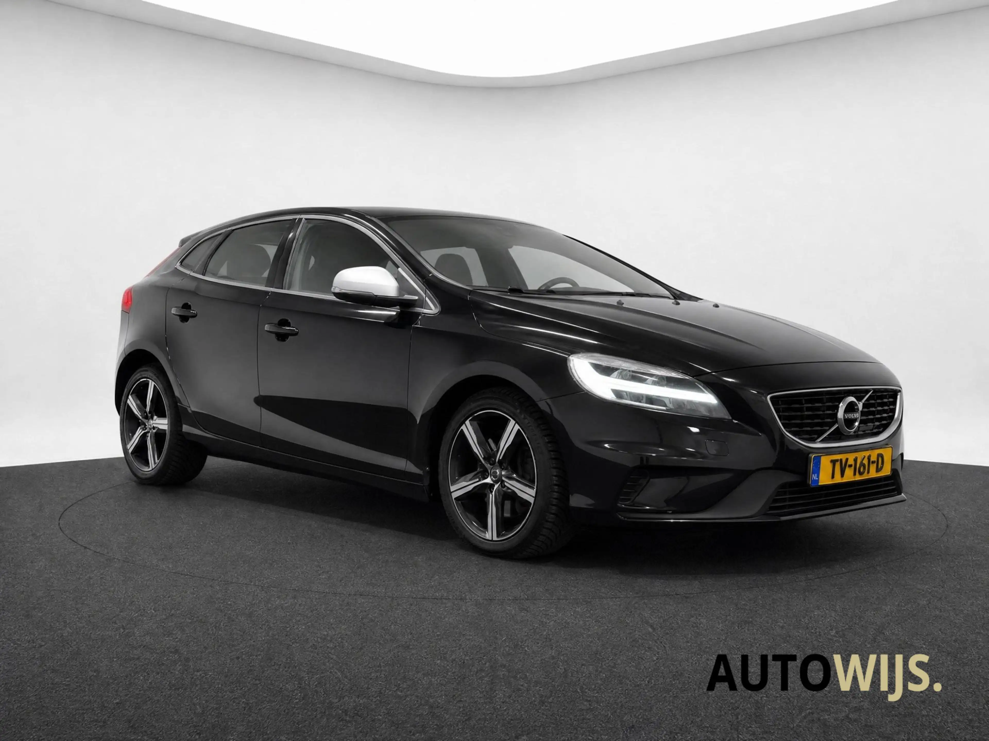 Volvo V40 2.0 D2 Kinetic|R-DESIGN|AUT|ALCANTARA|120PK|NAVI|G — photo 13