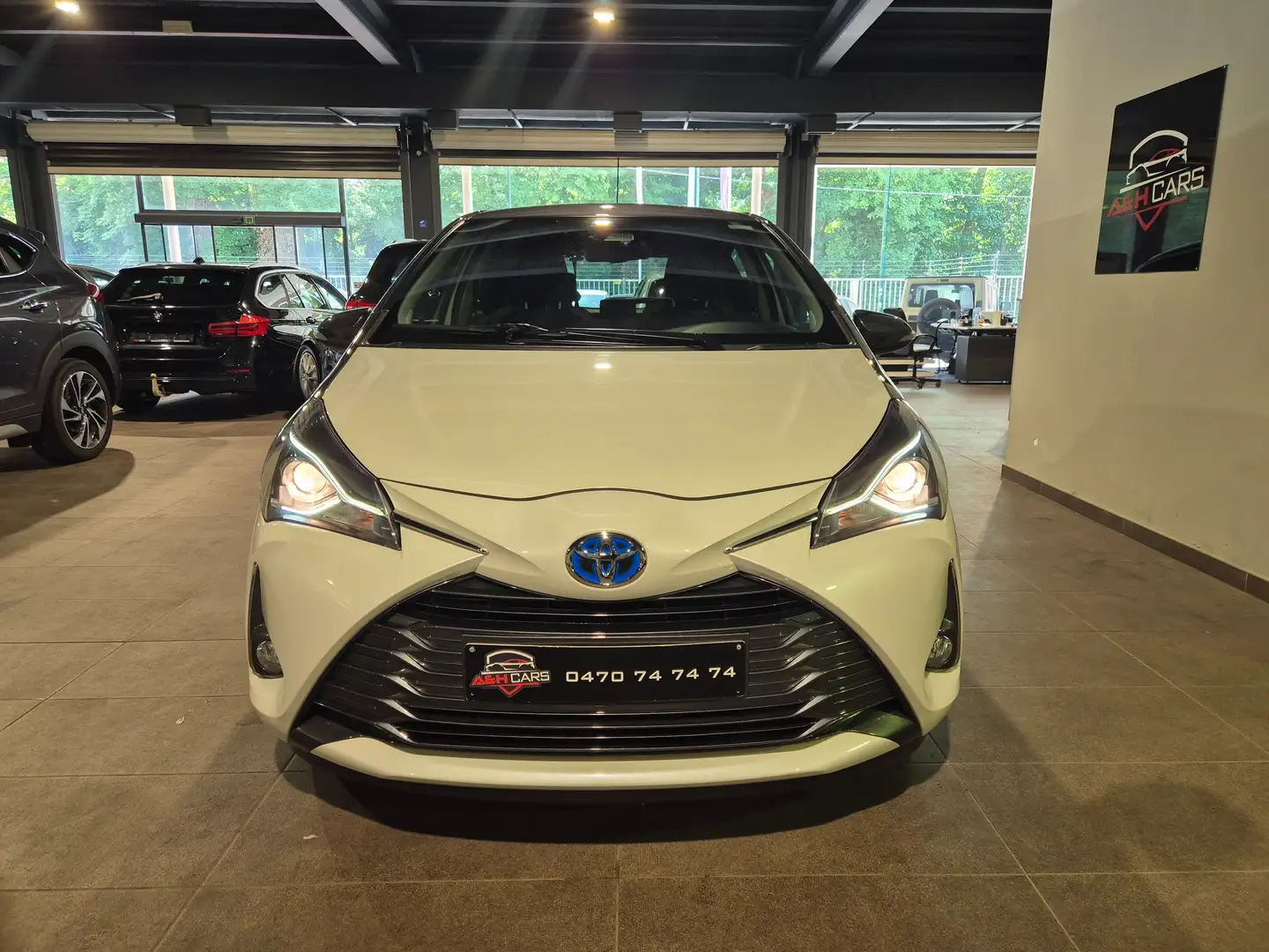 Toyota Yaris 1.5i VVT-i Hybrid Y20 E-CVT Wit - 2