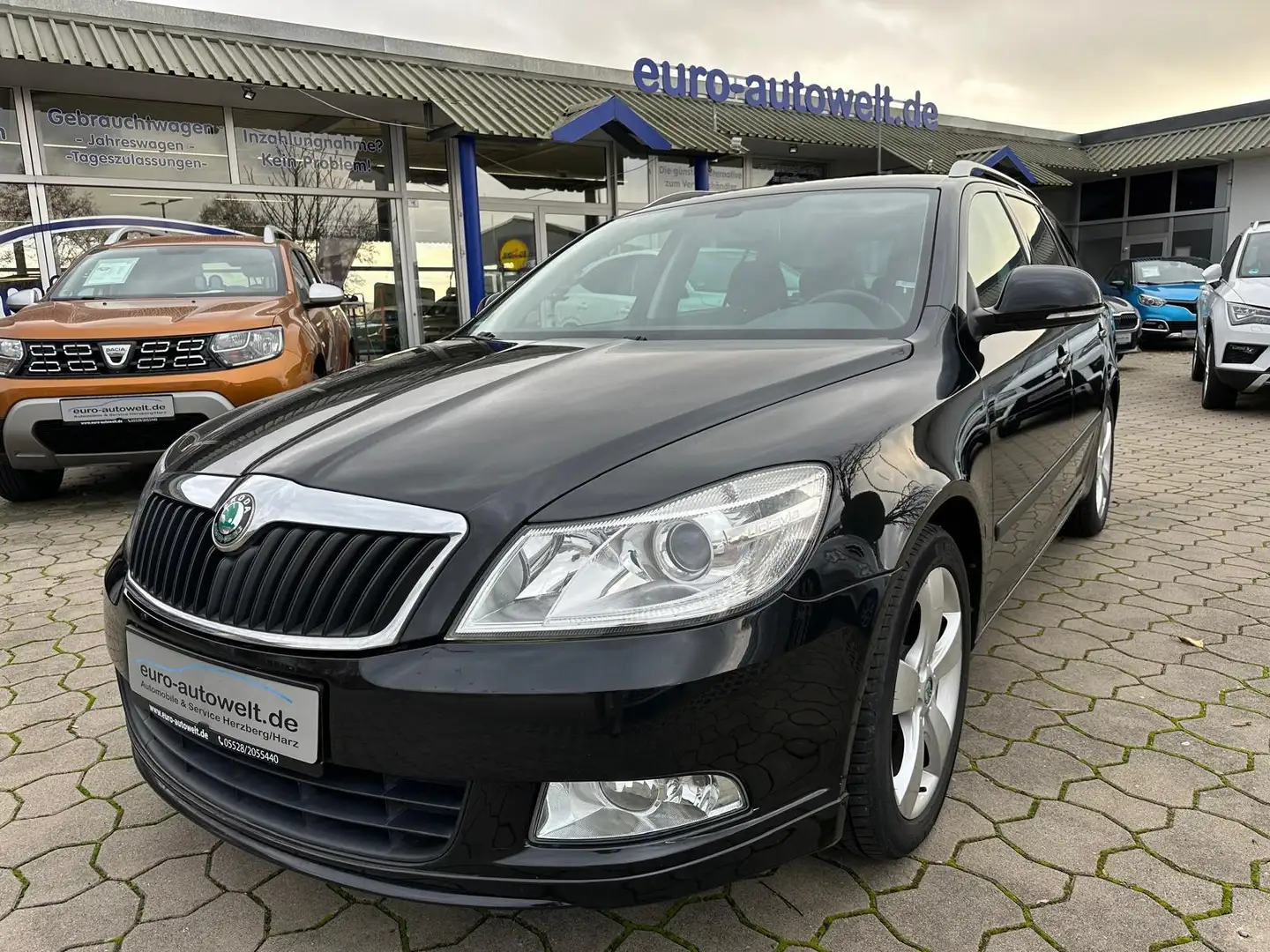 Skoda Octavia 1.4TSI Sport Edition *AHK *SHZ *PDC Schwarz - 1