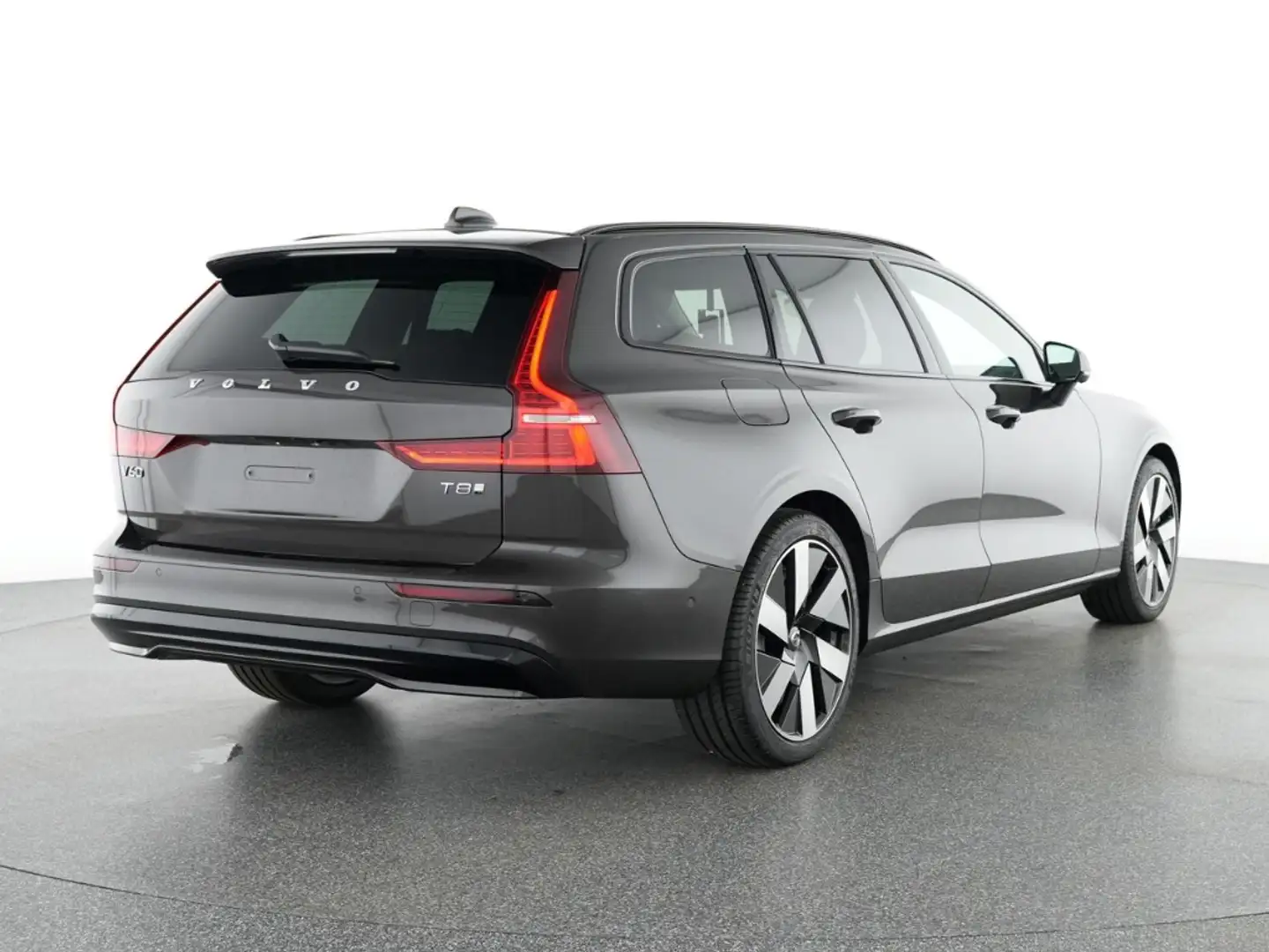 Volvo V60 Kombi Plus Dark Recharge Plug-In Hybrid AWD StandH Grau - 2