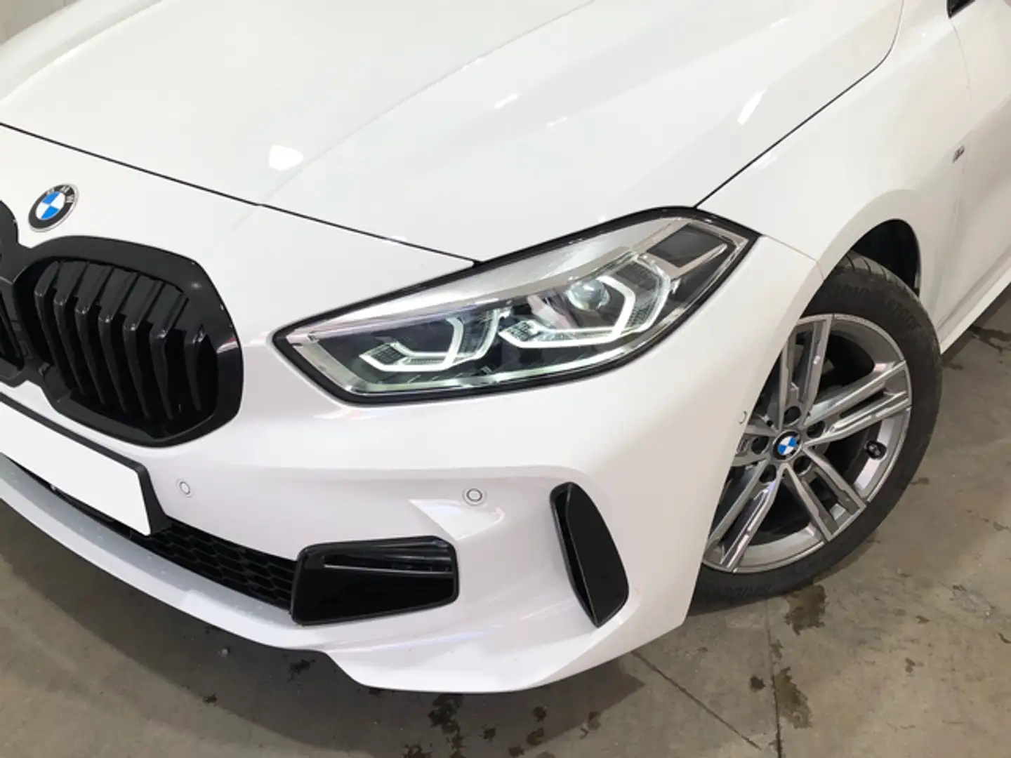 BMW 118 118dA Business Blanc - 2