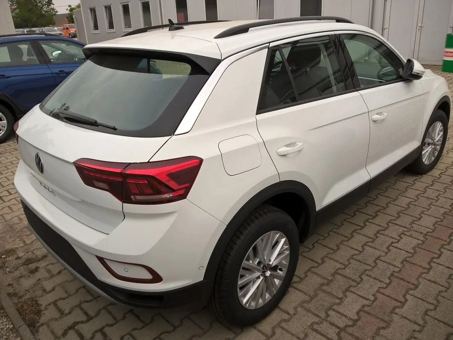 Volkswagen T-Roc 1,5 TSI Life ACC LED SHZ App Ready Kam Weiß - 2