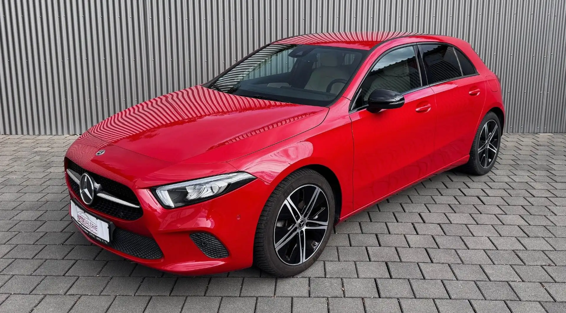 Mercedes-Benz A 180 A -Klasse A 180 d SHZ Tempomat Carplay Rot - 1