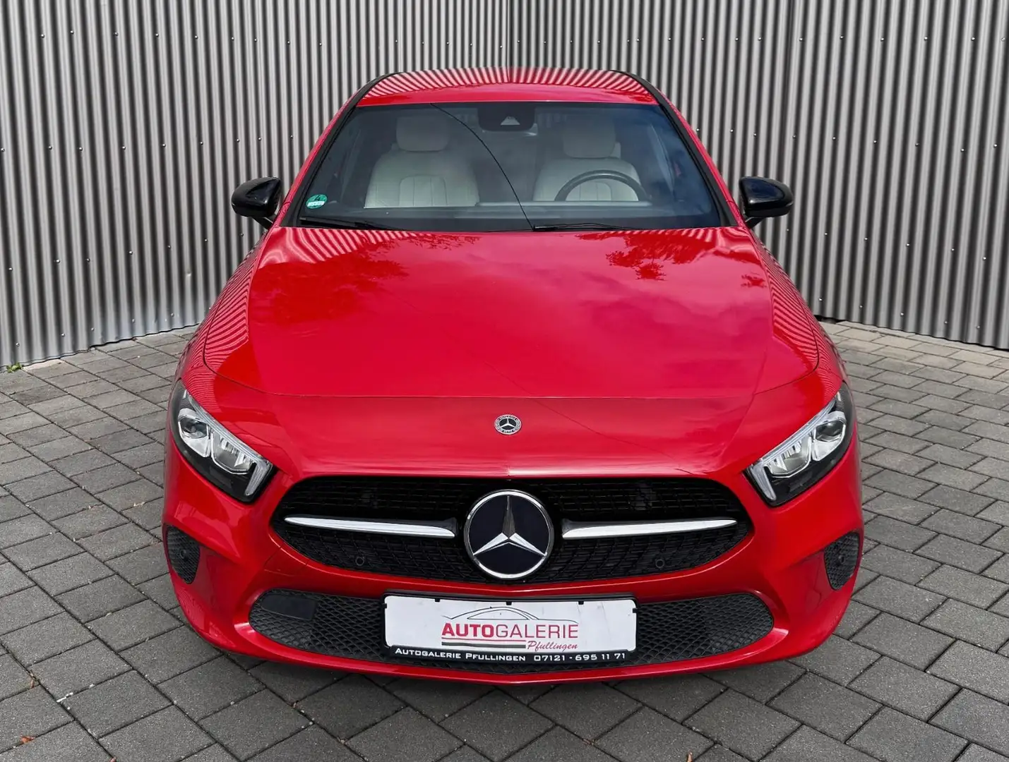 Mercedes-Benz A 180 A -Klasse A 180 d SHZ Tempomat Carplay Rot - 2