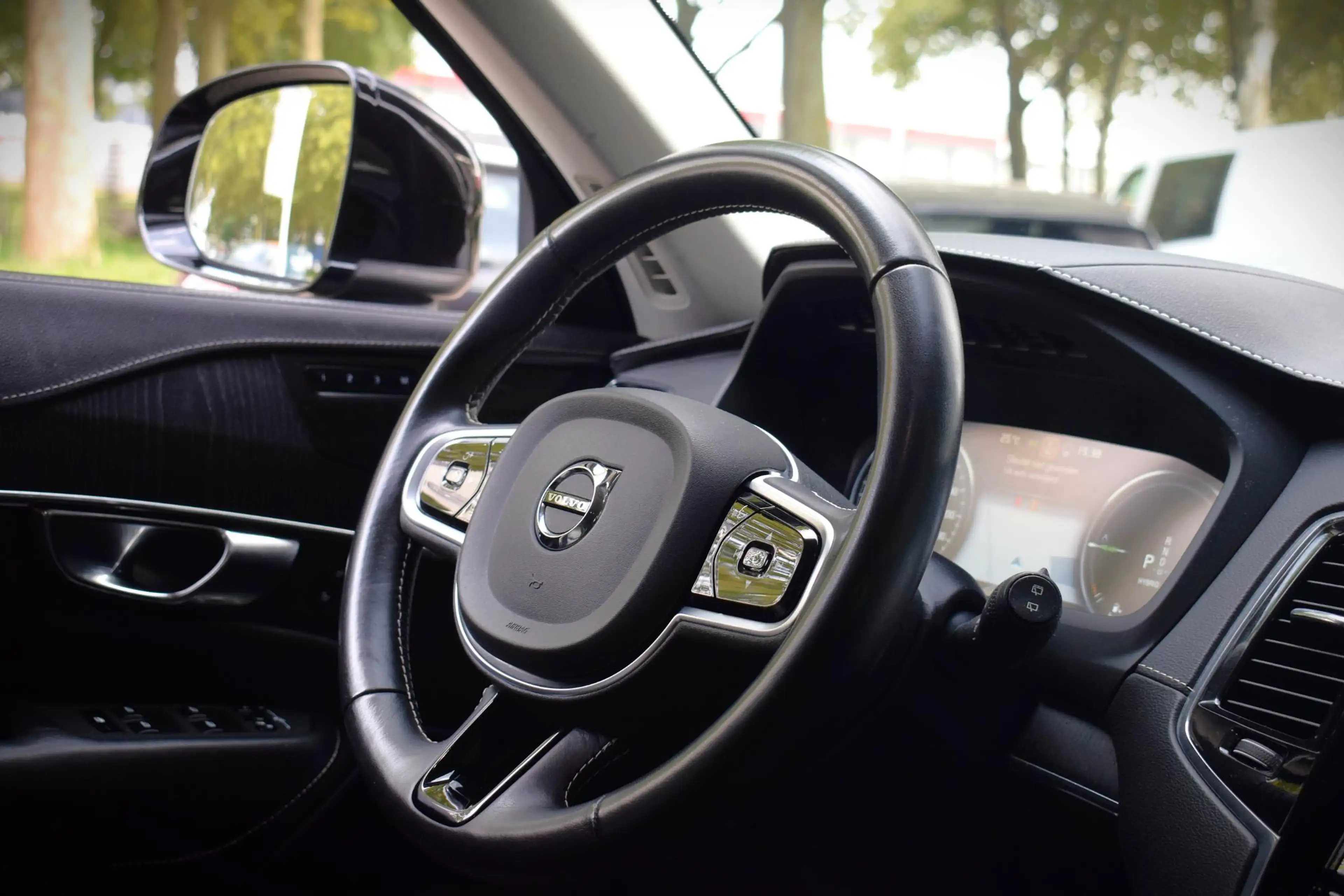 Volvo XC90 2.0 T8 Twin Engine AWD Inscription|TREKHAAK|H&K| — photo 30