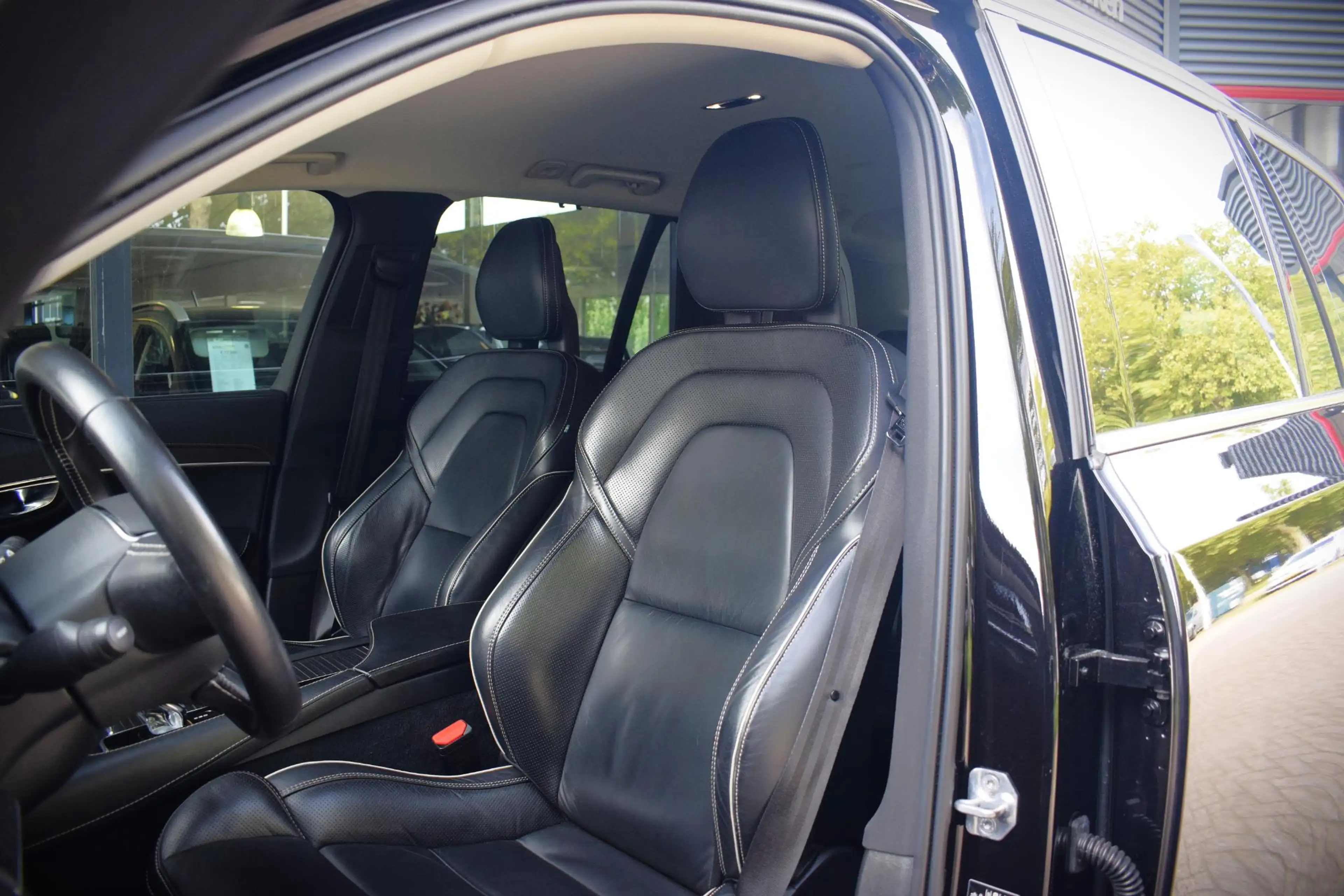 Volvo XC90 2.0 T8 Twin Engine AWD Inscription|TREKHAAK|H&K| — photo 3