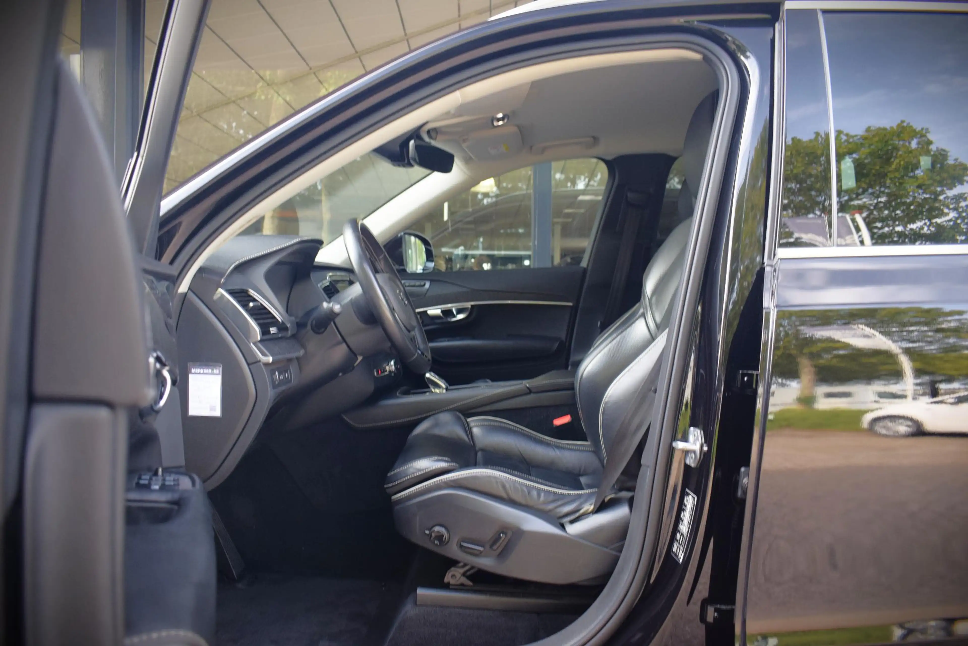 Volvo XC90 2.0 T8 Twin Engine AWD Inscription|TREKHAAK|H&K| — photo 4