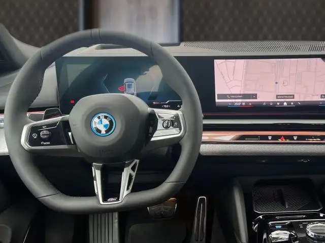 BMW i5 xDrive40 Touring Ansicht 11