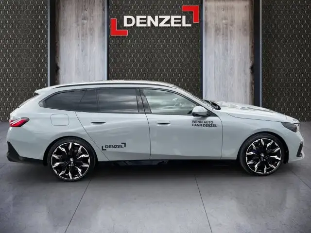 BMW i5 xDrive40 Touring Ansicht 5