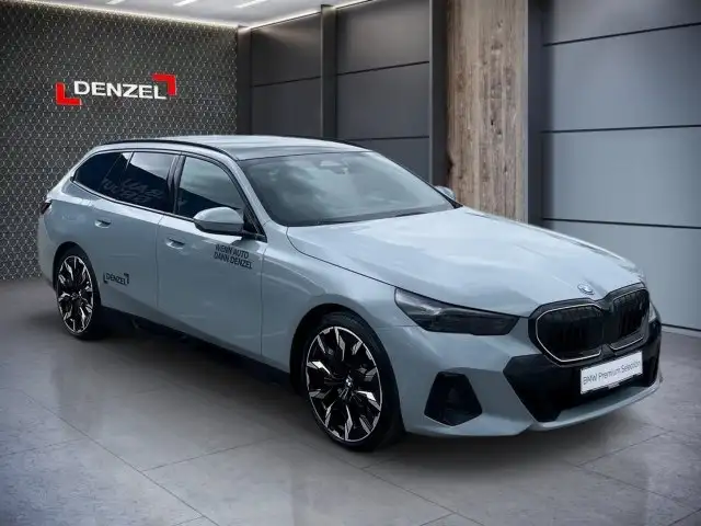BMW i5 xDrive40 Touring Ansicht 6