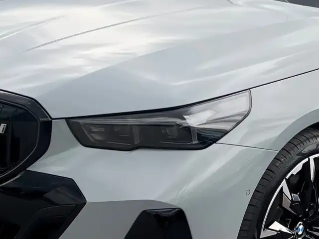 BMW i5 xDrive40 Touring Ansicht 20