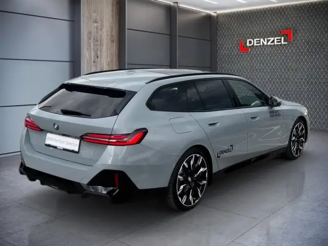 BMW i5 xDrive40 Touring Ansicht 17