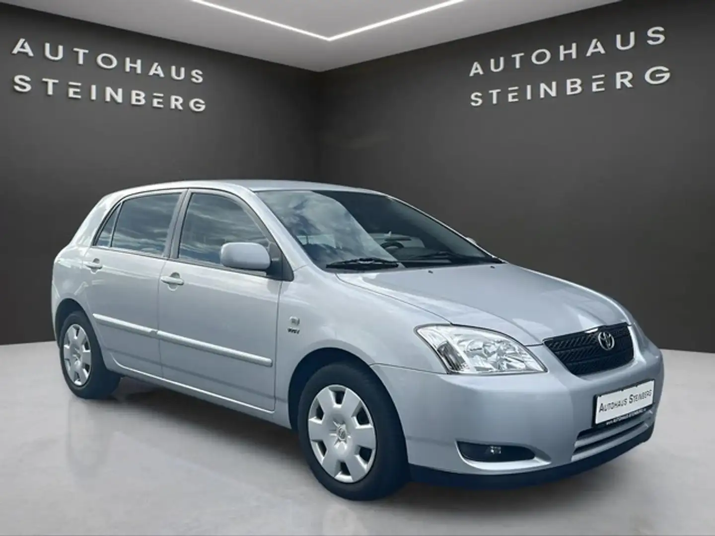 Toyota Corolla 1.6 Linea Sol AUTOMATIK+EINPARKHILFE Zilver - 1