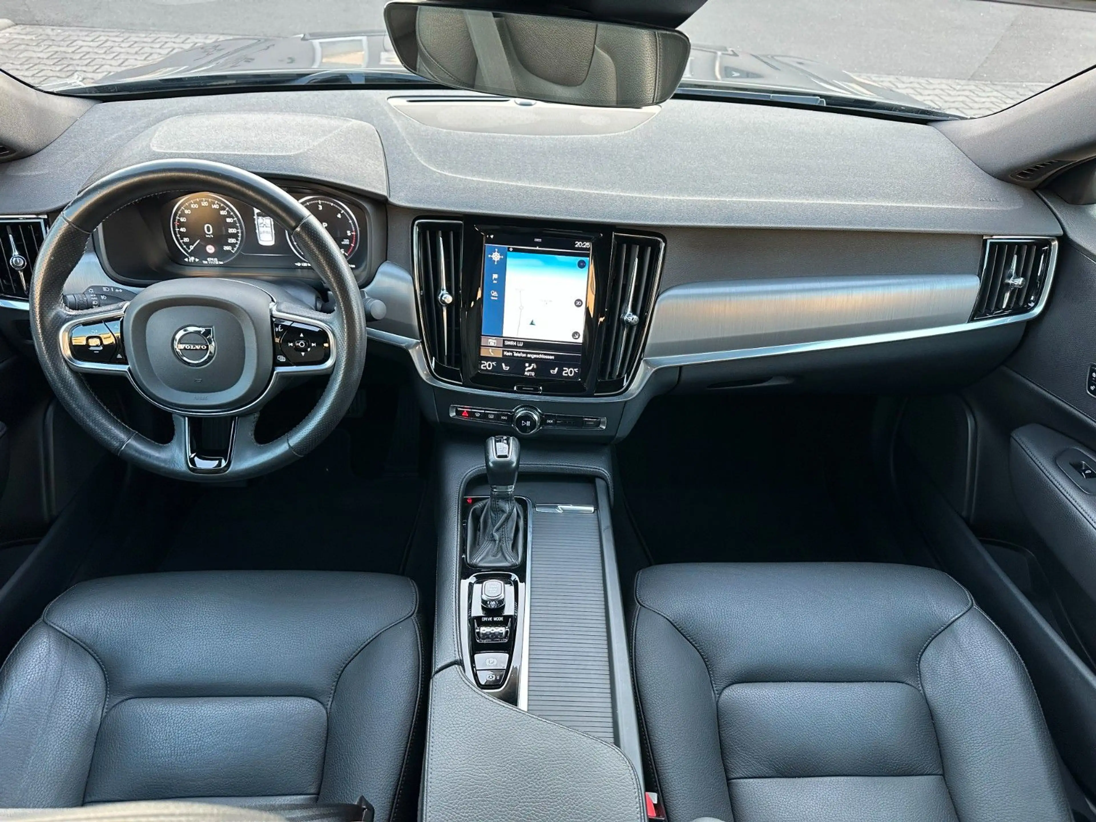 Volvo S90 Momentum-CarPlay-Keyless Go-Kamera-LED — photo 14