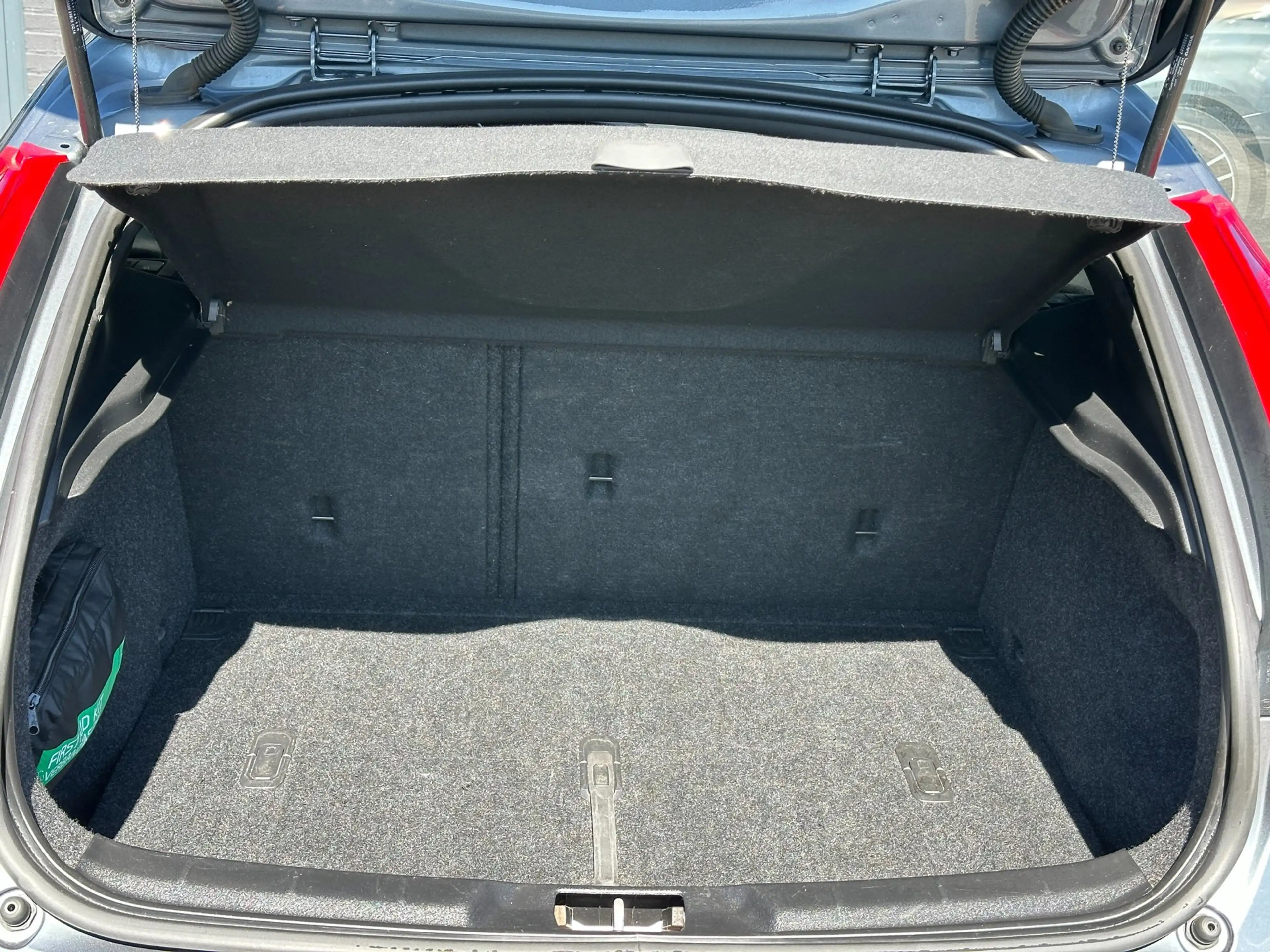 Volvo V40 1.5 T3 Polar+ Sport/1STE EIG/CAMERA/NAVI/CARPLAY/N — photo 12
