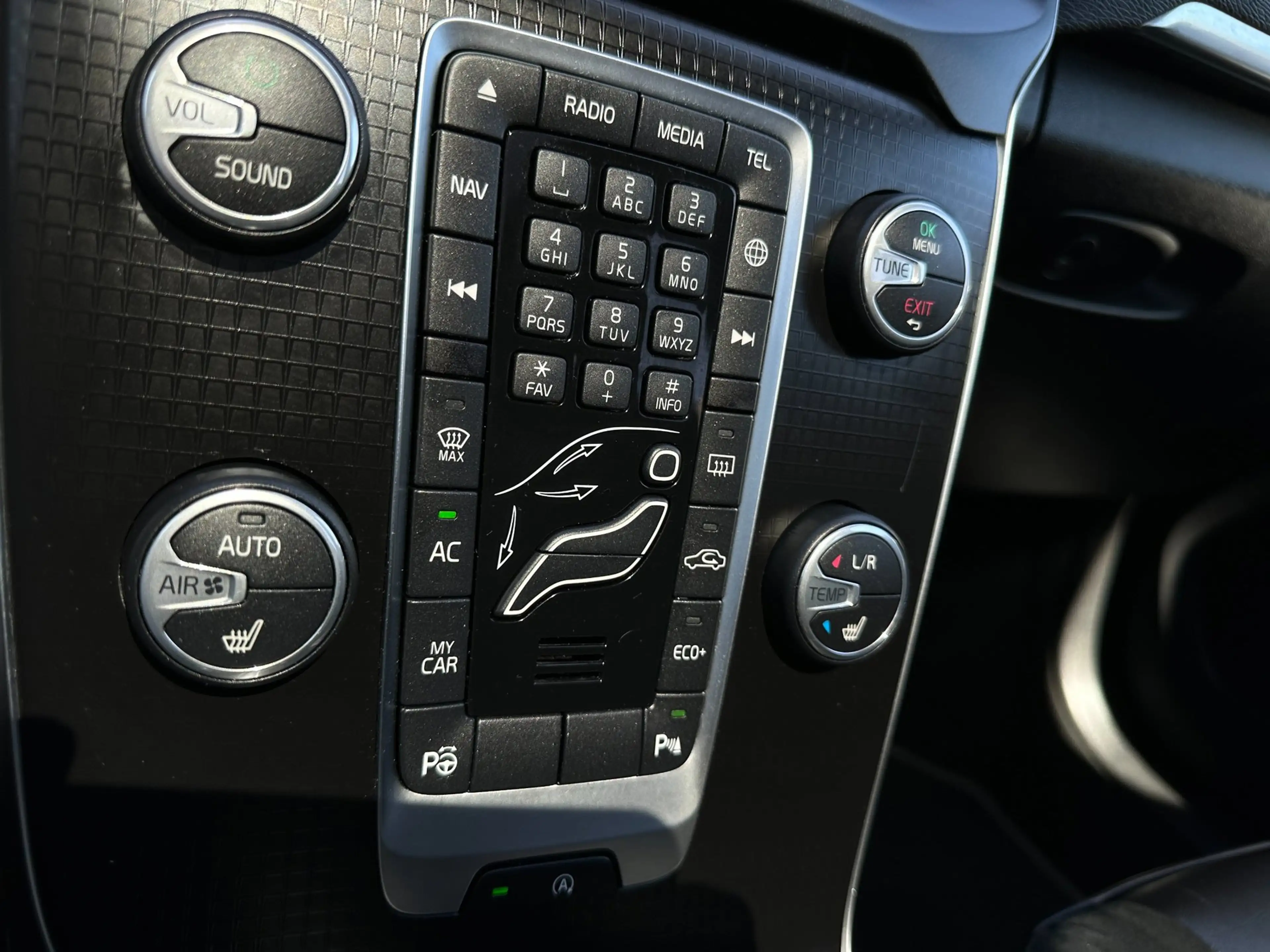 Volvo V40 1.5 T3 Polar+ Sport/1STE EIG/CAMERA/NAVI/CARPLAY/N — photo 28