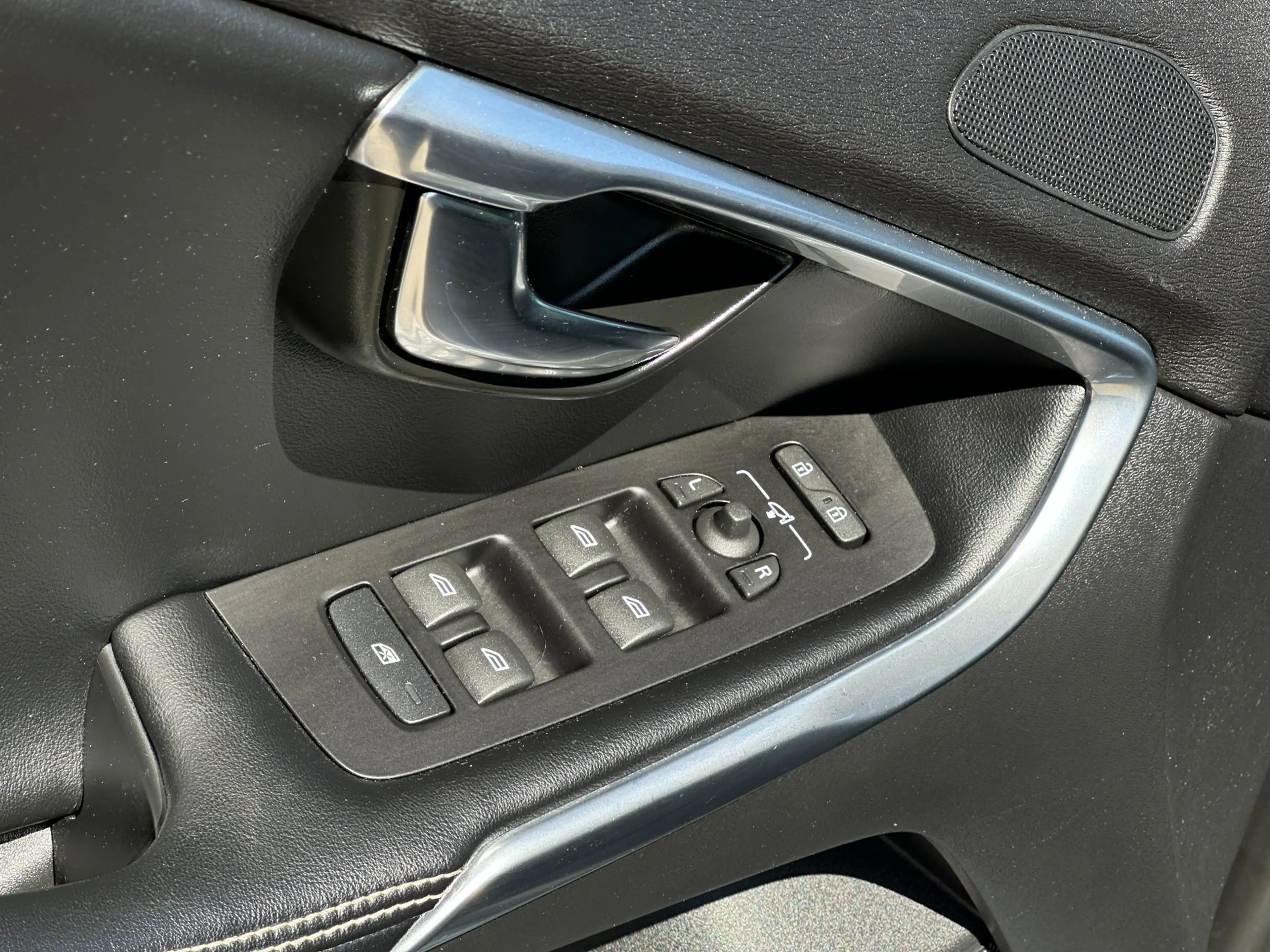Volvo V40 1.5 T3 Polar+ Sport/1STE EIG/CAMERA/NAVI/CARPLAY/N — photo 22