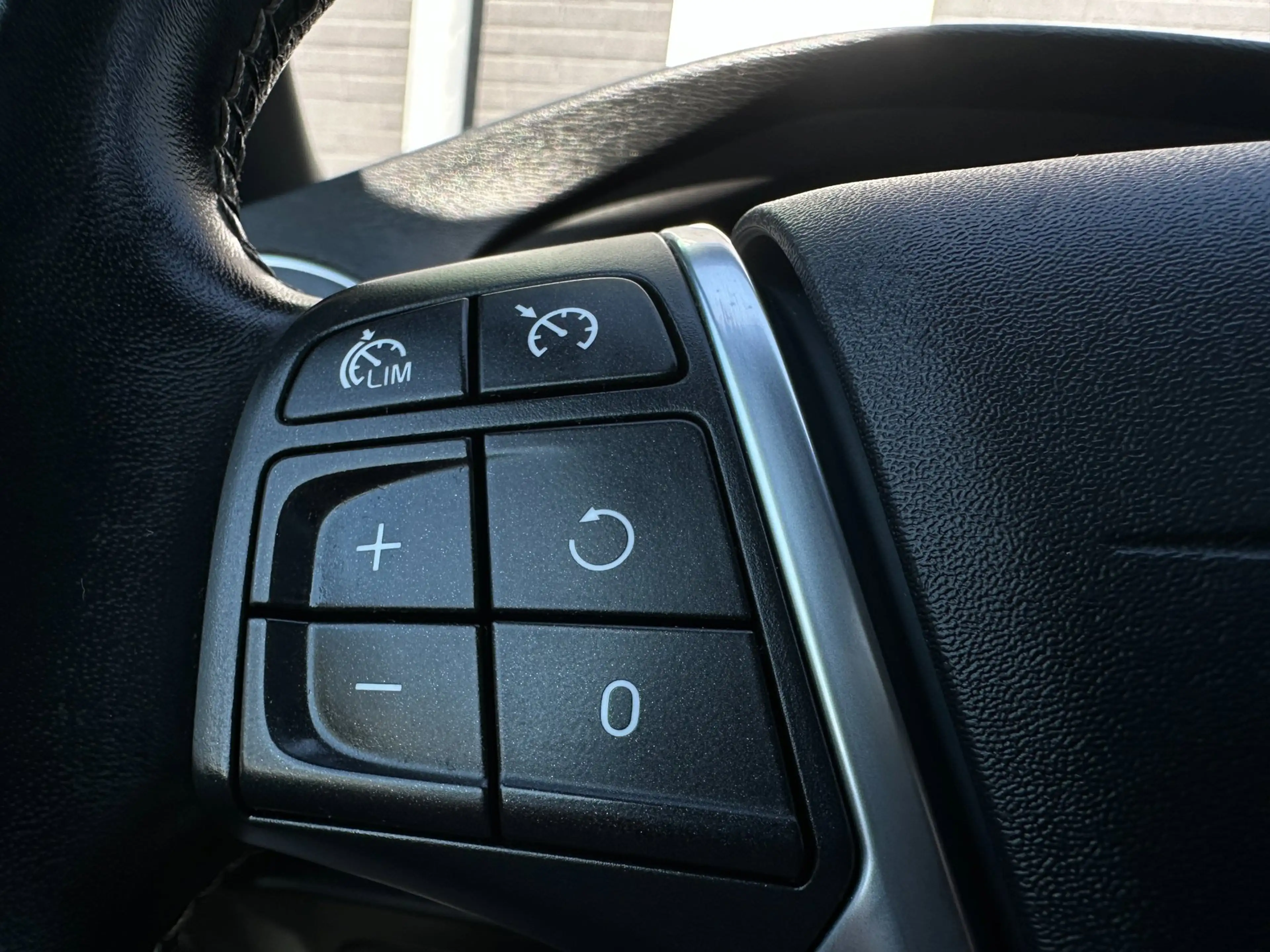 Volvo V40 1.5 T3 Polar+ Sport/1STE EIG/CAMERA/NAVI/CARPLAY/N — photo 24