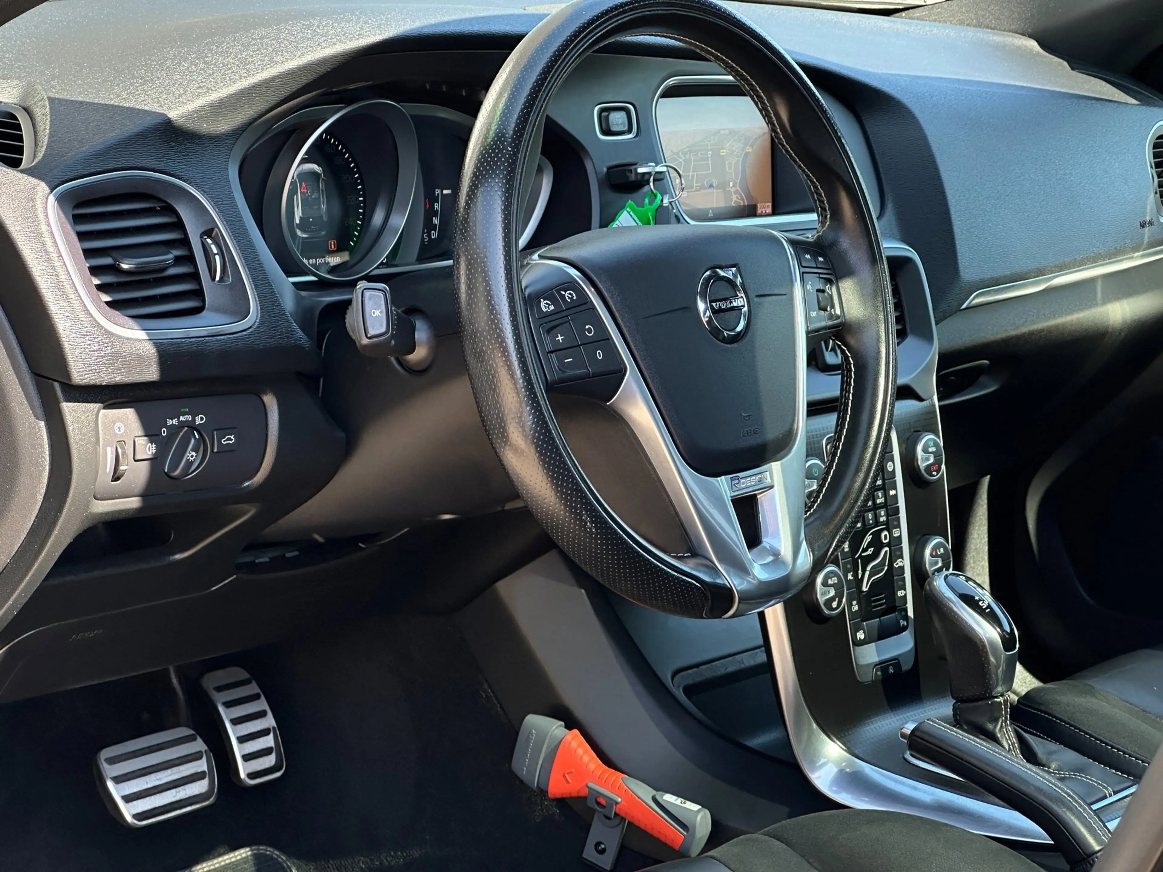 Volvo V40 1.5 T3 Polar+ Sport/1STE EIG/CAMERA/NAVI/CARPLAY/N — photo 21