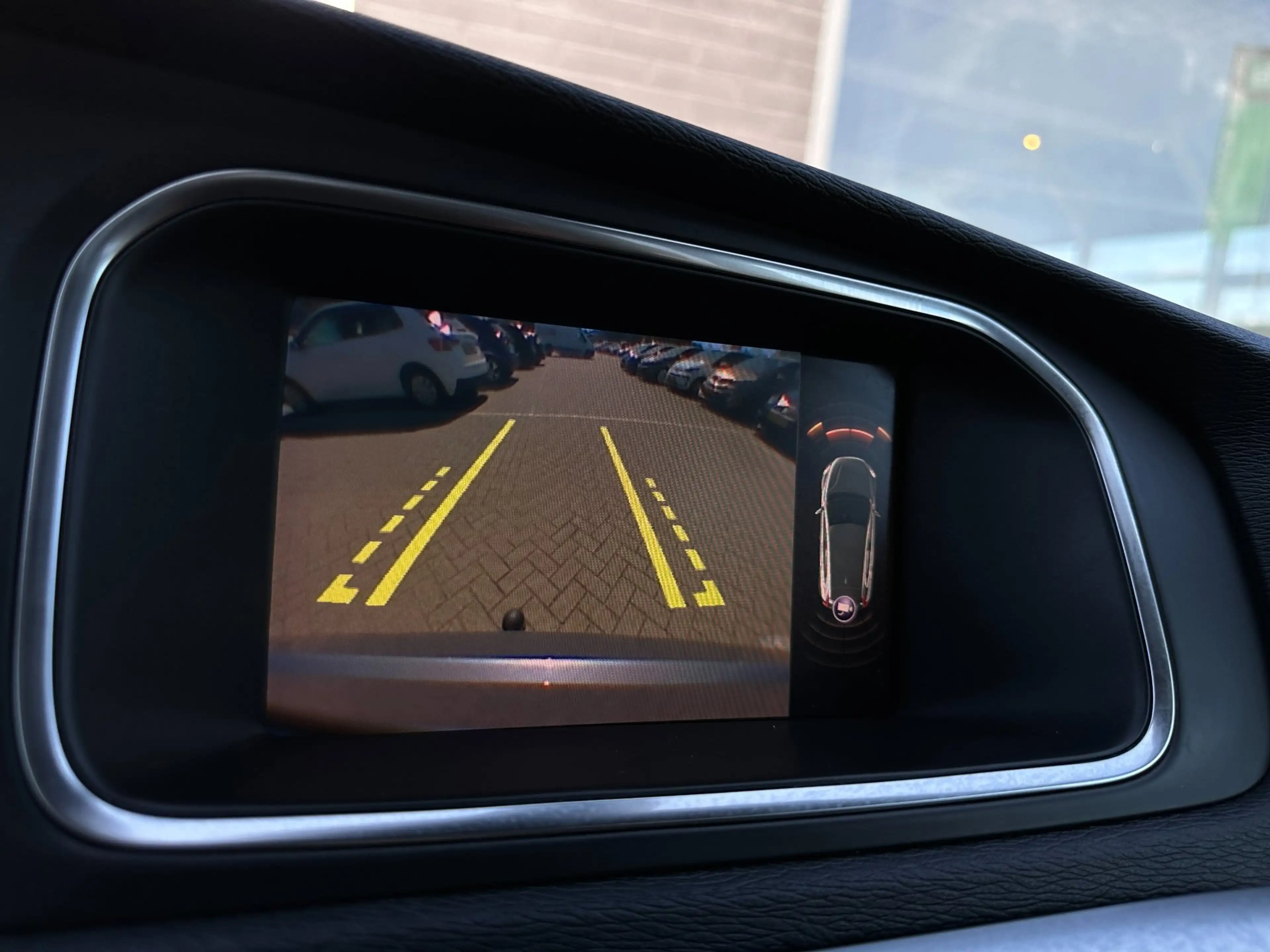 Volvo V40 1.5 T3 Polar+ Sport/1STE EIG/CAMERA/NAVI/CARPLAY/N — photo 32