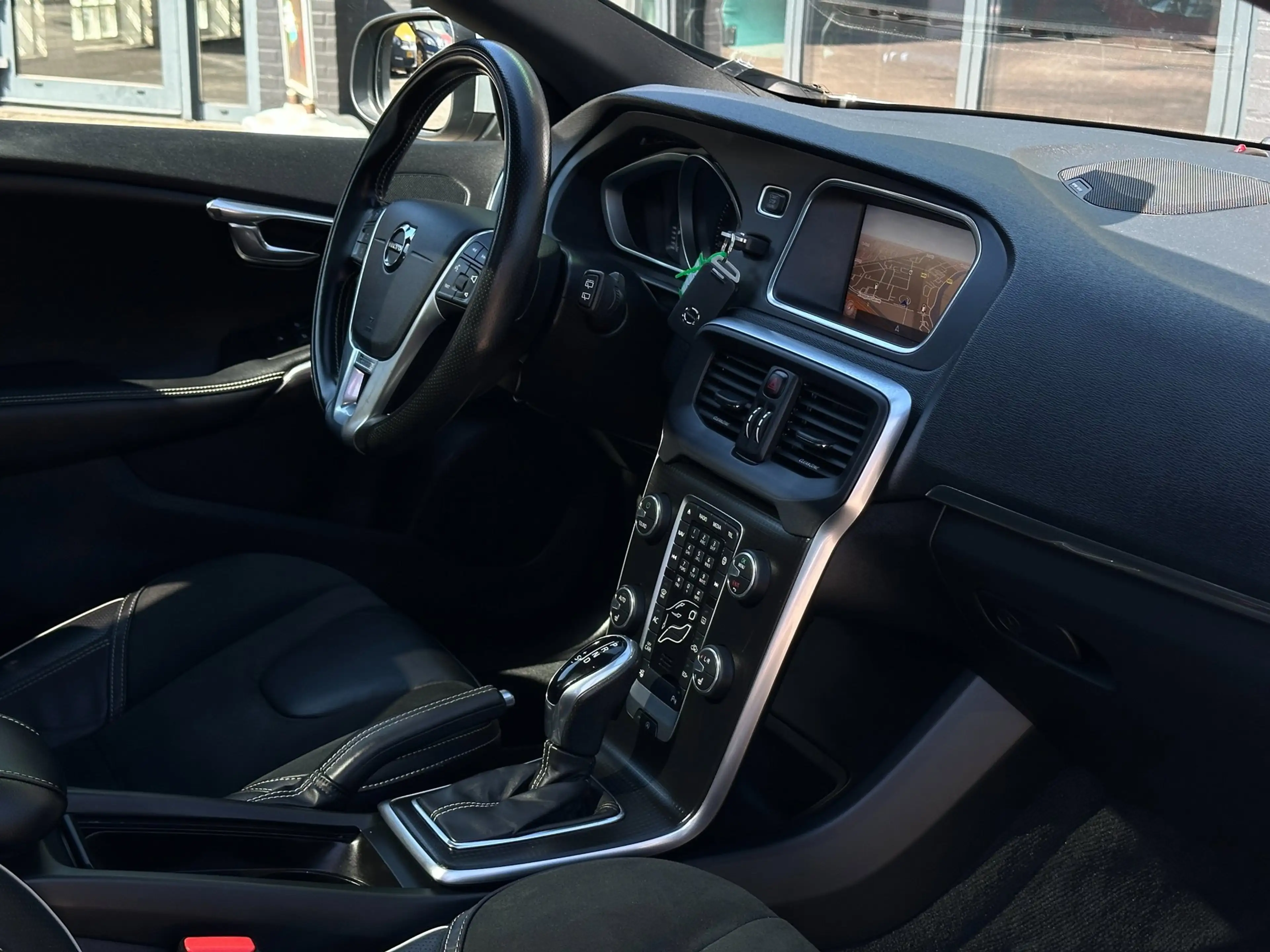 Volvo V40 1.5 T3 Polar+ Sport/1STE EIG/CAMERA/NAVI/CARPLAY/N — photo 16