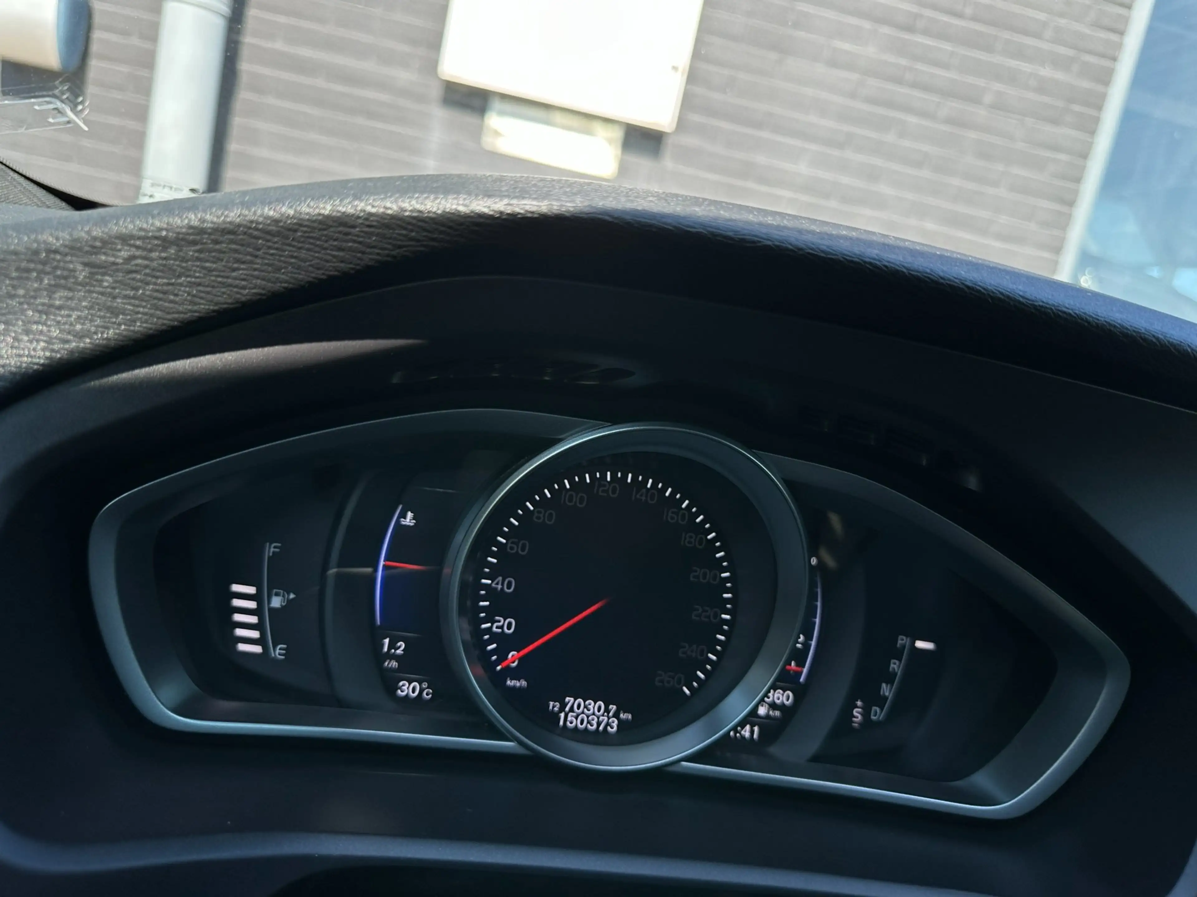 Volvo V40 1.5 T3 Polar+ Sport/1STE EIG/CAMERA/NAVI/CARPLAY/N — photo 23