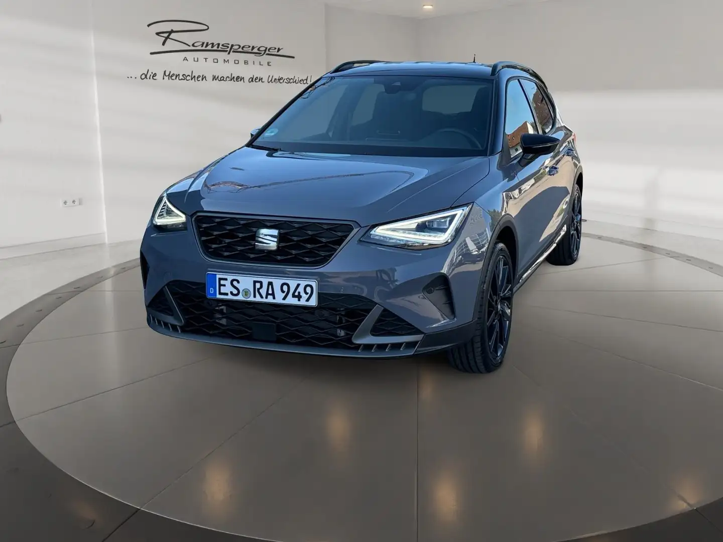 SEAT Arona FR Black Edition 1.0 TSI LED/Navi/Kamera/u Grau - 2