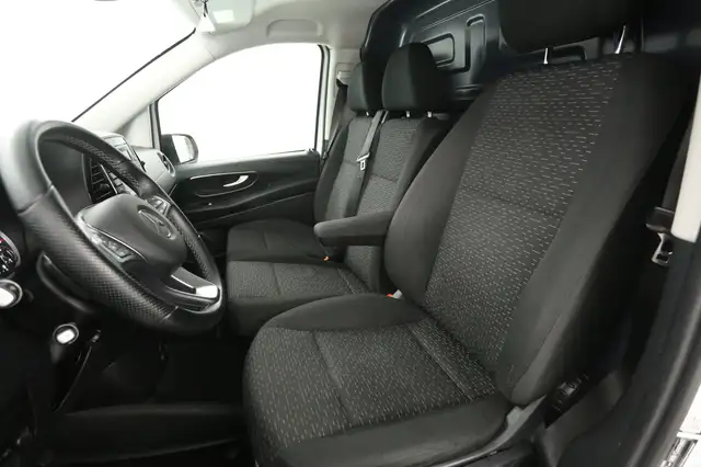 Mercedes-Benz Vito view 9