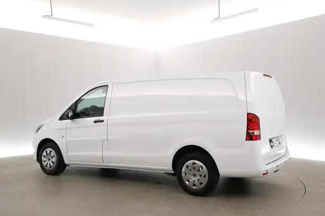 Mercedes-Benz Vito view 4