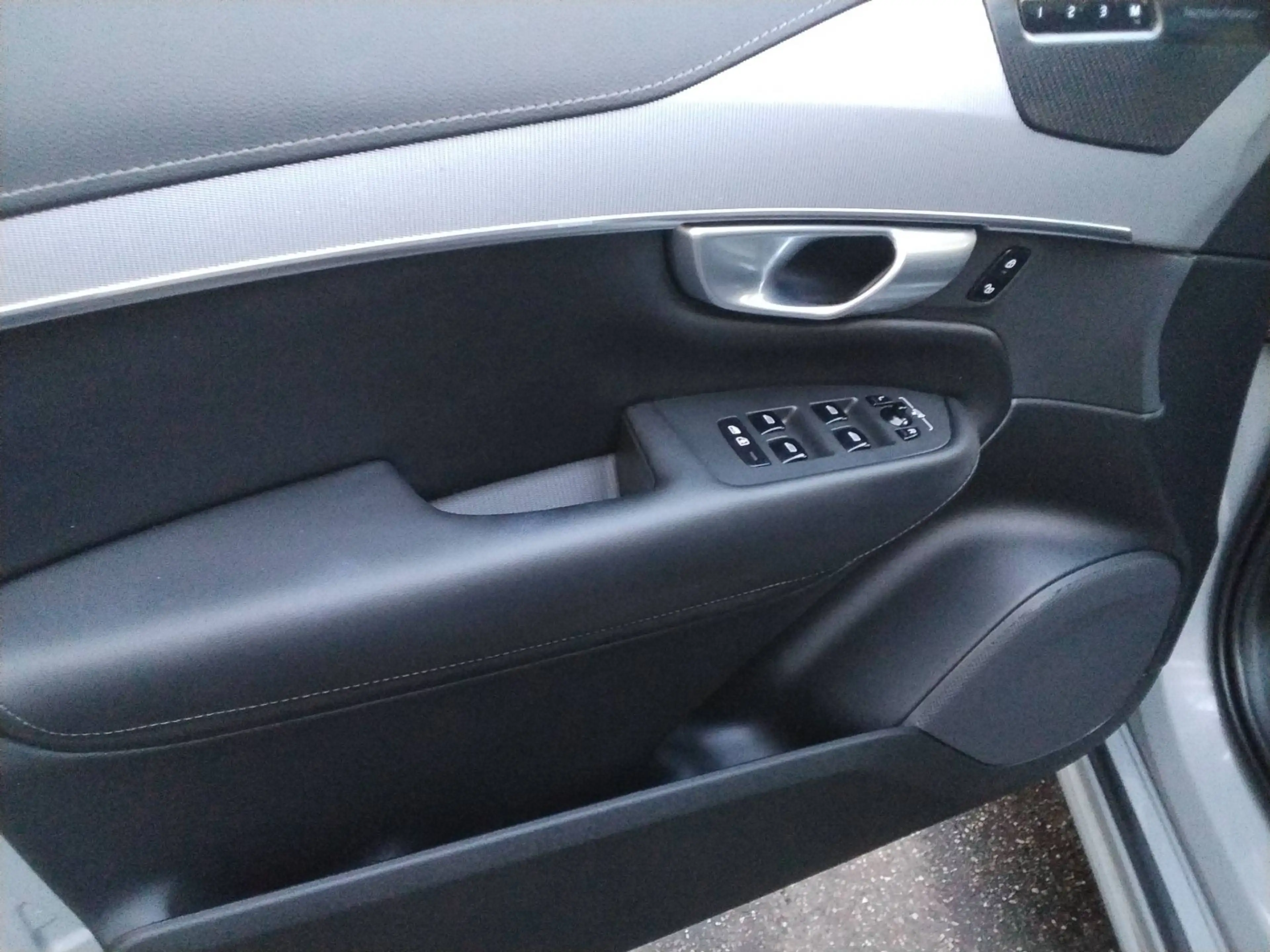 Volvo XC90 Ultimate Bright AWD — photo 13