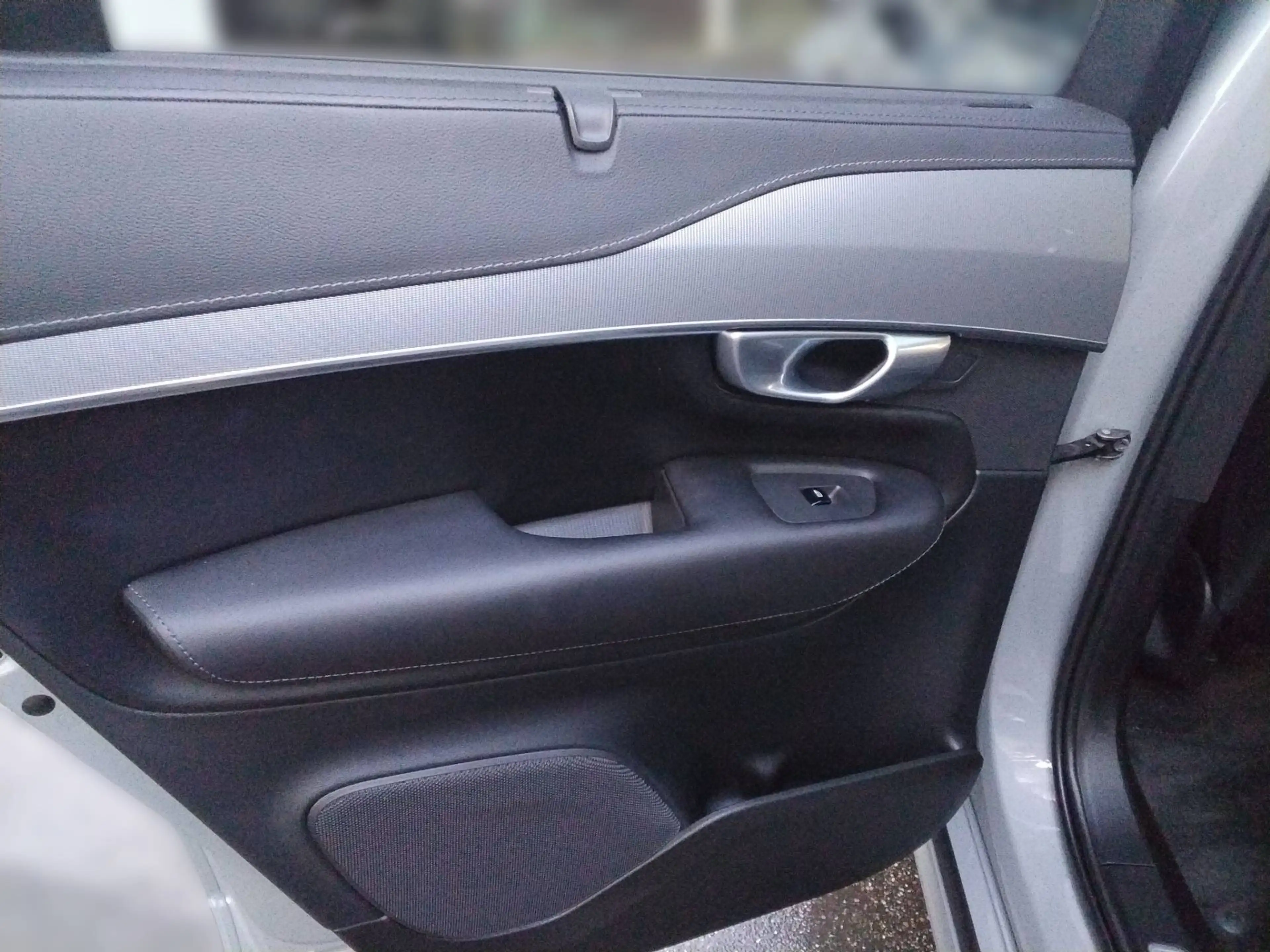 Volvo XC90 Ultimate Bright AWD — photo 12