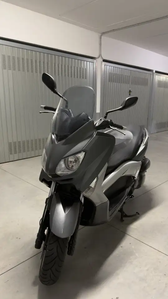 Yamaha X-Max 125