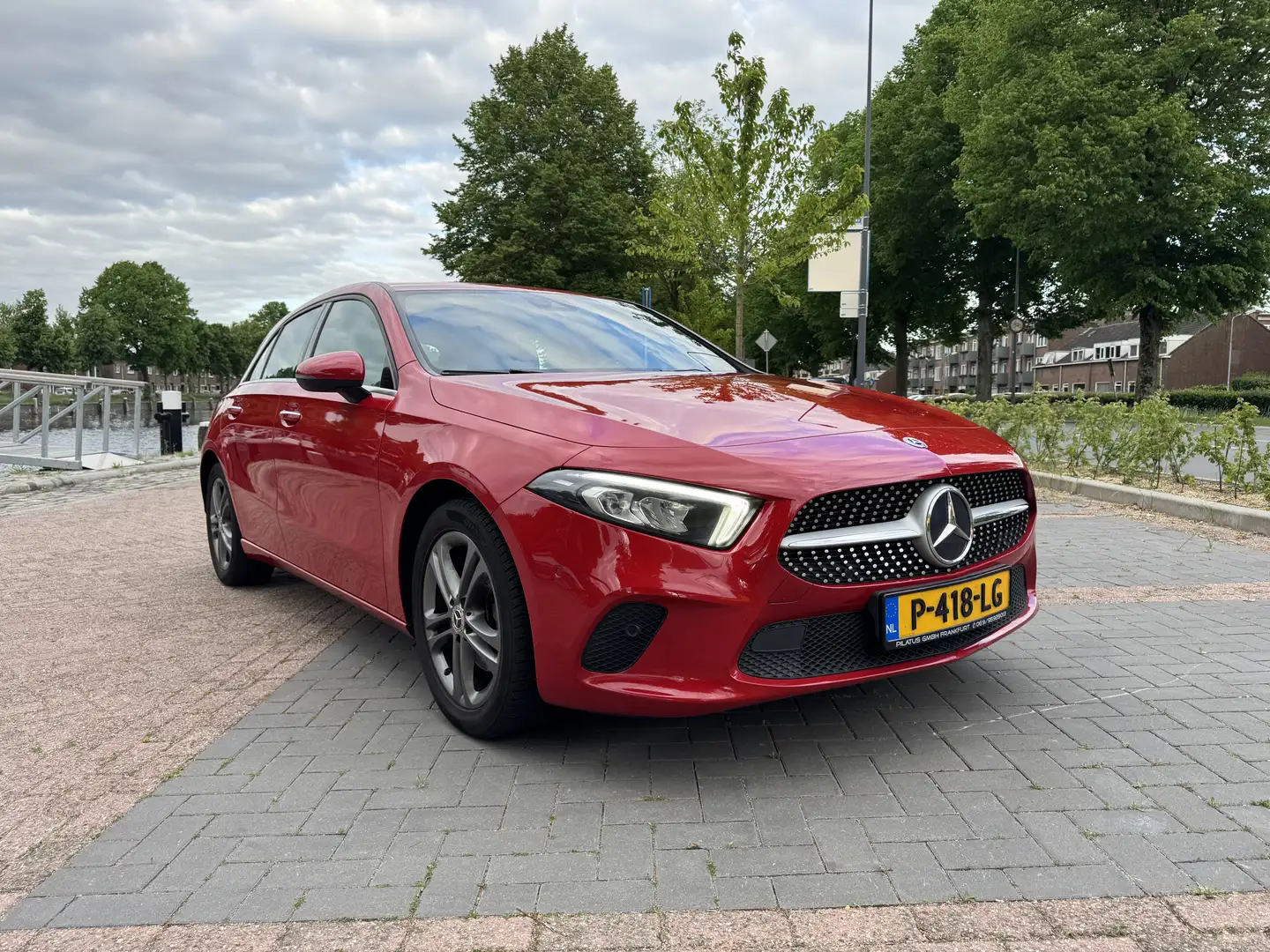 Mercedes-Benz A 200 Bns Sol. Keyless Carplay ParkAssist Červená - 1