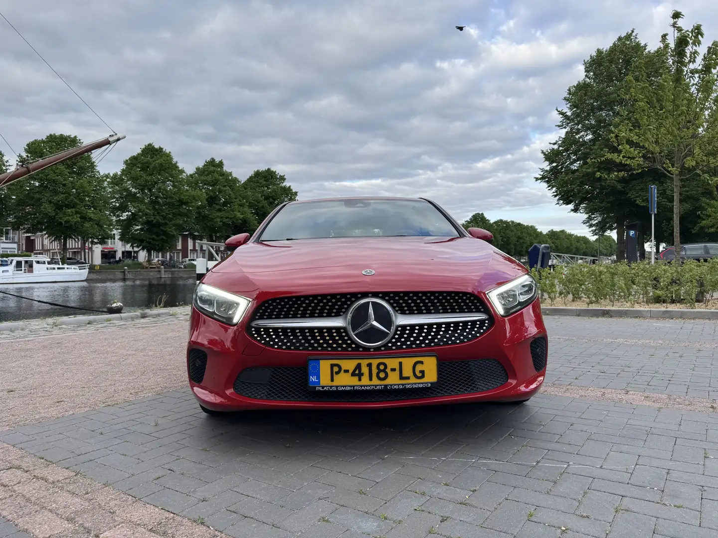 Mercedes-Benz A 200 Bns Sol. Keyless Carplay ParkAssist Červená - 2