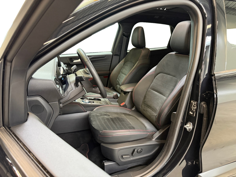 Ford Kuga 2.5 PHEV ST-Line X I Panoramadak I Winterpakket I — photo 11